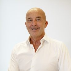 3. Hans Siljebäck - Marketing & Sales